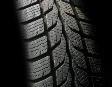 Etiquette  adhésive pour l'identification de pneus rechapés