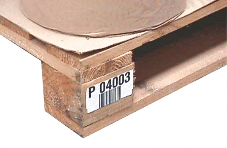 Identification and traceability label for wooden pallets